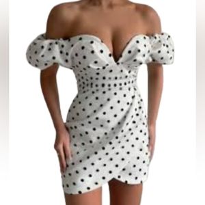 Showpo pokerdot mini  A line dress color black and white